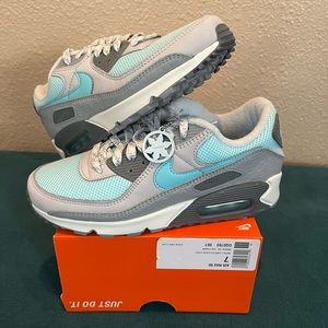 (Sold) Nike Air Max 90 - Sz 7 (Snowflake)
